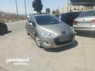  5 بيجو 2012 بحالة ممتازة عداد قليل جدا اصلي
