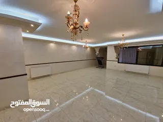  3 شقة فارغة في عبدون 220م ط2