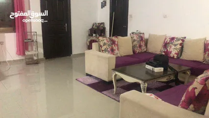  2 غرفة جلوس (9 اشخاص)