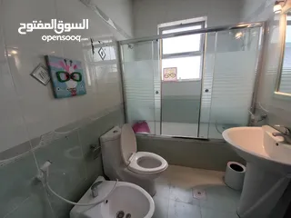  6 شقة مفروشة للإيجار 200م2 ( Property 15799 )-175072921