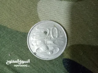  22 عملات معدنية قديمة ونادرة