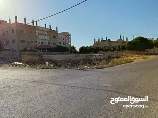  1 ارض للبيع الحي الشرقي مبني عليها اساس مسطح شقتين 375 متر
