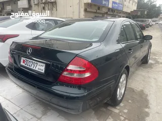  2 Mercedes E240