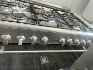  5 غاز + فرن Thomson كبير 90 سم، شغال ممتاز للبيع