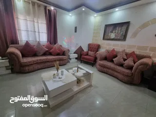  1 كنب 7 مقاعد بحالة وكاله تنجيد جديد ما فيه ولا شي