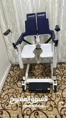  2 كرسي مرحاض متنقل مع رافعه كهرباء