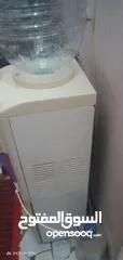  4 مبردة مياه كولدير 2 حنفيه وارد السعودية ساقع وساخن. وبه بثلاجه ميني بار لحفظ الوجابات والشك