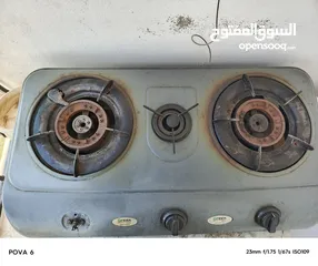  1 فرن وغاز ثلاث اعيون