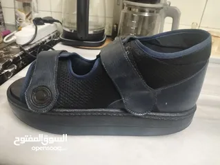  1 حذاء طبي لمصابين الغرغرينا والكسور وحذاء نوعيته ممتازة وثقيل ومن شركة طبية في الاردن تم شراءه