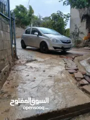  1 سيارة اوبل كورسا موديل 2009