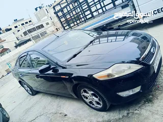  4 فورد مونديو