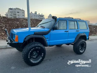  10 Jeep xj مربع