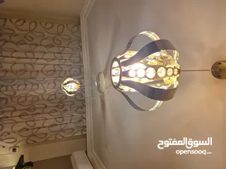  9 ثريا لون ذهبي مع ليد كريستال ( ستينلس ستيل) عدد 2 مستعملة بحالة ممتازة