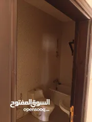  5 شقة طابق ثاني 150متر مع مصعد للبيع بسعر مغري