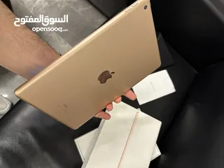  4 iPad 8 (gold)