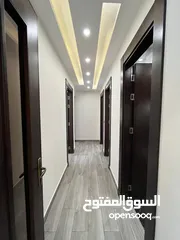  3 شقة طابق أرضي 205م مع تراس أمامي 70 م في منطقة مرج الحمام