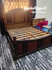  3 تخت مجوز خشب زان بدون فرشه  ام النواره  السعر 40 دينار من الاخر