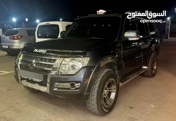  1 جيب باجيرو 209 للبيع او البدل