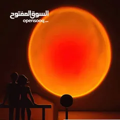  5 برجكتور  منظر  ديكور اضاءه انعكاس  ضوء غروب الشمس او القمر على الجدران و التبديل الى 6 الوان مختلفه