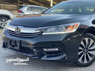  19 Honda Accord Hybrid clean title 2017 (حرة)