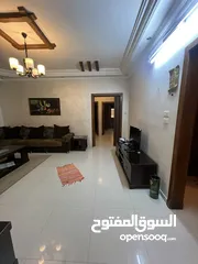  2 شقة مفروشة فاخرة للايجار تقع في الطابق الاول مع مدخل مستقل وبلكونة