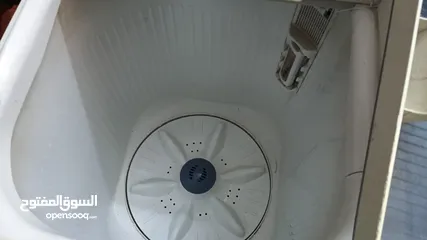  2 غساله نص اتوماتيك شغاله نظيفه ميه بلميه