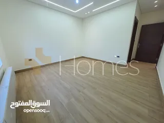  3 شقة ارضية مع ترس للبيع في حي الصحابة بمساحة بناء 237م