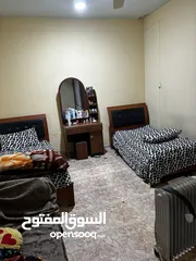  7 بيت للبيع مساحه 220