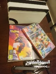  4 Nintendo switch with 2 games