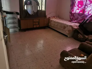  7 شقة للبيع في منطقة الغويرية صيدلية فريج مساحة وتهوية ممتازة ومنطقة مخدمة بسعر مغري