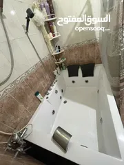  6 جاكوزي للبيع 230 قابل للتفاوض مستعمل بسيط