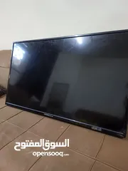  3 شاشه بحالة جيده جدا للبيع 42 بوصه