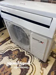  4 مكيف قطعتين نوع ماتركس واحد طن غاز محبوس مستعمل نظيف بحال الوكالة