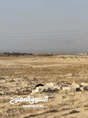  2 ارض 1901م خلف منتجع البحيرة البحر الميت على شارعين مميزة جدا منطقة العظيمي بسعر 70000