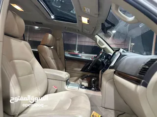  12 Land Cruiser GXR V8