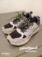  5 شوز نوع qiaodan اصلي نمرة 42 اشتريته ب 25 د للبيع بسعر مغري للحاجة ب 7 د لسرعة البيع ، نظيف جدا بحال