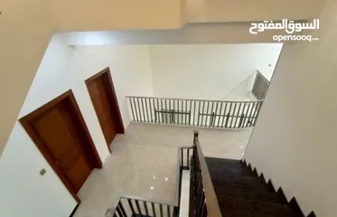  4 بناية تجارية حديثة للايجار في منطقة الجزائر