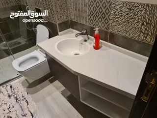  12 شقة مفروشة بحالة ممتازة تشطيب شخصي