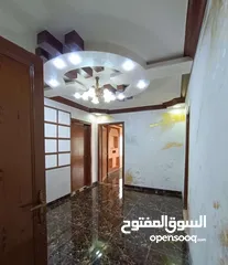  13 شقه / مكتب ترخيص تجاري مقابل بنك لبنان المهجر على الشارع الرئيس