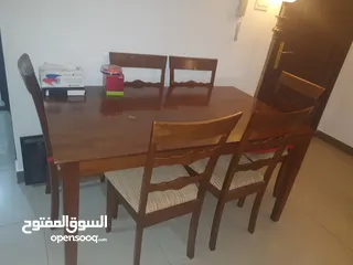  1 بوتاجاز و سفرة و قطع مطبخ و دولاب كبير و غسالة