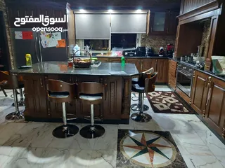  3 للبيع فيلا شبه قصر في اجمل مواقع دابوق الهادئه 1050 م