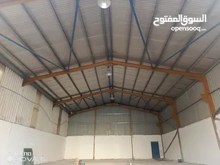  1 هناجر 300متر مع ساحة 700متر