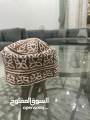  5 كمة عمانية جديدة غير مستعملة خياطة يد عمانية مقاسات مختلفة و متنوعة و خدمة التوصيل موجودة.