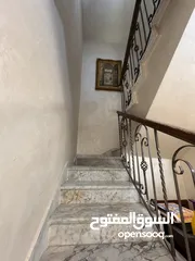  7 شقه دوبلكس ارضي طابقين مفروشه للإيجار بمدخل خاص منفصل عن باقي العماره مع كراج خاص خصوصيه تامه