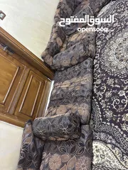 5 فرشات و بوفيه للبيع بسعر مغري جداً  بالزرقاء