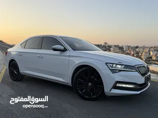  8 سكودا سوبير ب بلج ان هايبرد