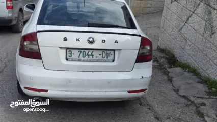  5 سكودا رمش للبيع بسعر مغري