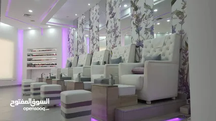  9 صالون للعناية بالاظافر و سبا   Nails Spa & More