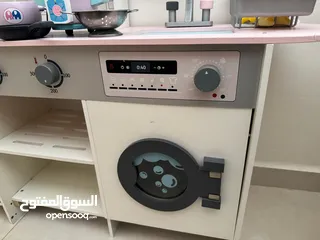  4 مطبخ اطفال خشبي مع لوازمه