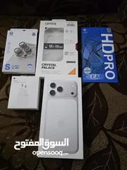  1 ايفون 17 بروماكس لون فضي